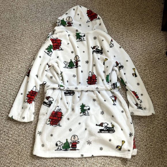 Peanuts Intimates & Sleepwear Peanuts Snoopy And Charlie Brown